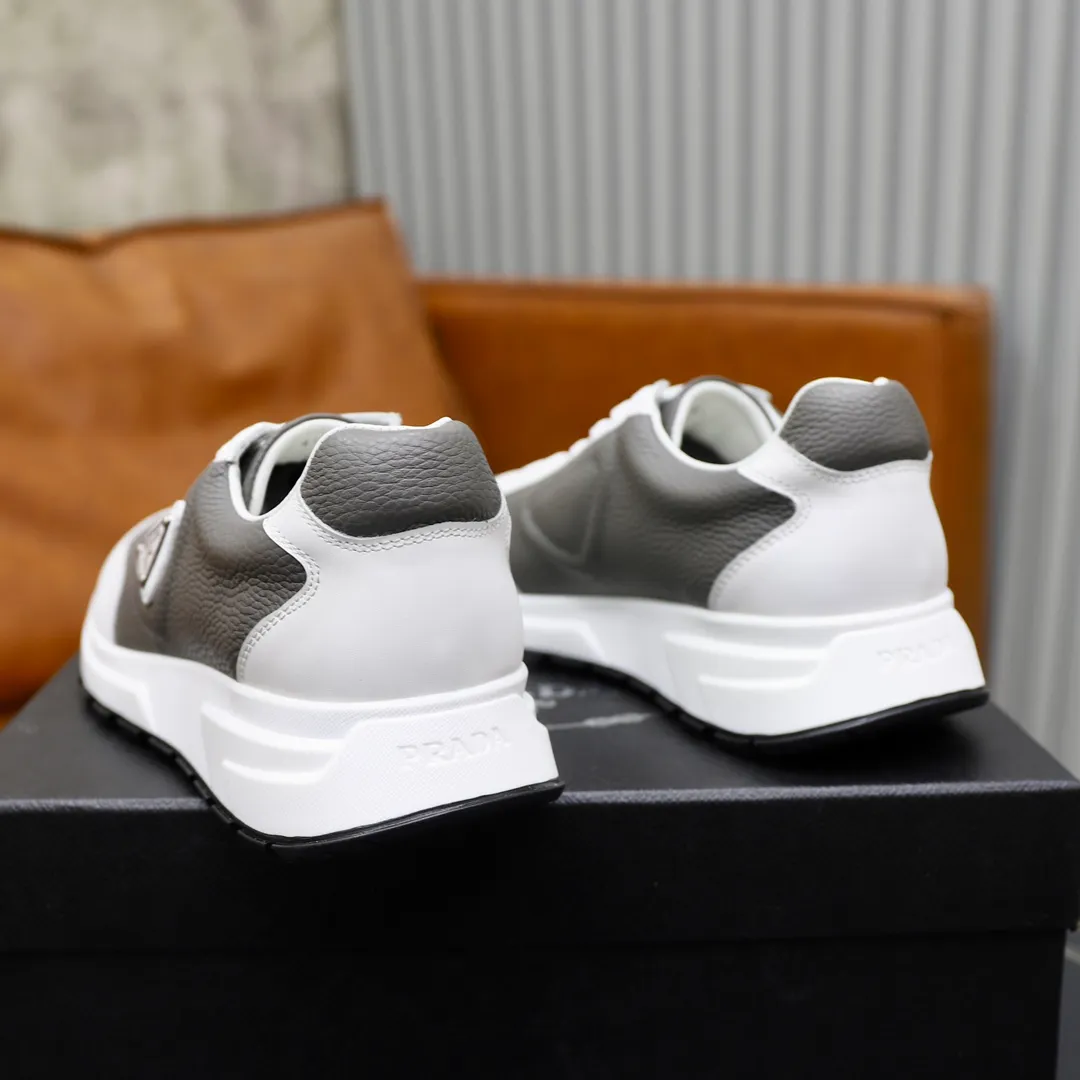 Factory price: 720💰Top original order Brand: PRADA (Prada) Standard code: Men's size 38/44 (45 can be customized) Grade: Same as the official website Material: Original cowhide leather lining Original combination two-color wear-resistant soft outsole Style category: Leisure and sports version Young fashion European and American trend British style Color: Actual picture color